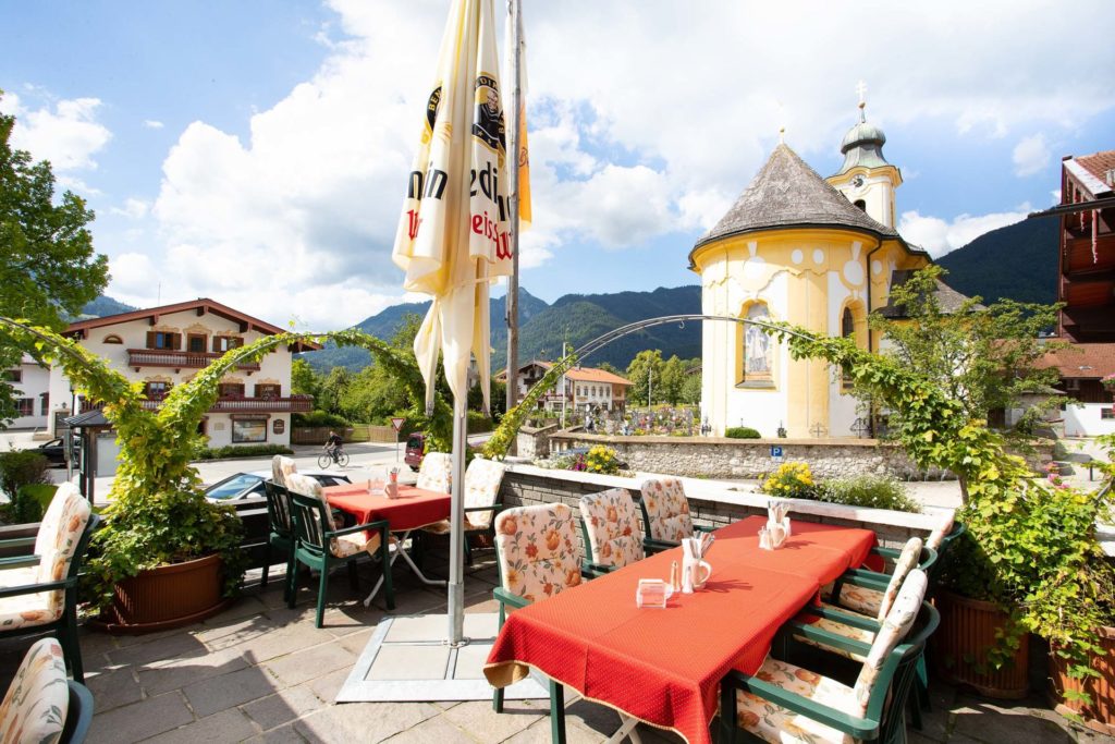 Terrasse mit Biergarten