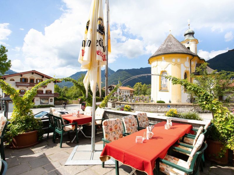 Terrasse mit Biergarten